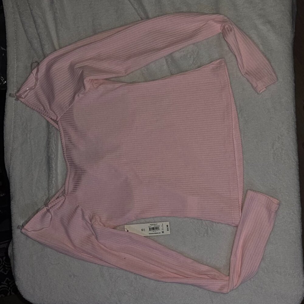 No Boundaries Juniors' Ribbed Heart Ring Cut Out Top Pink New with Tag - Picture 4 of 7